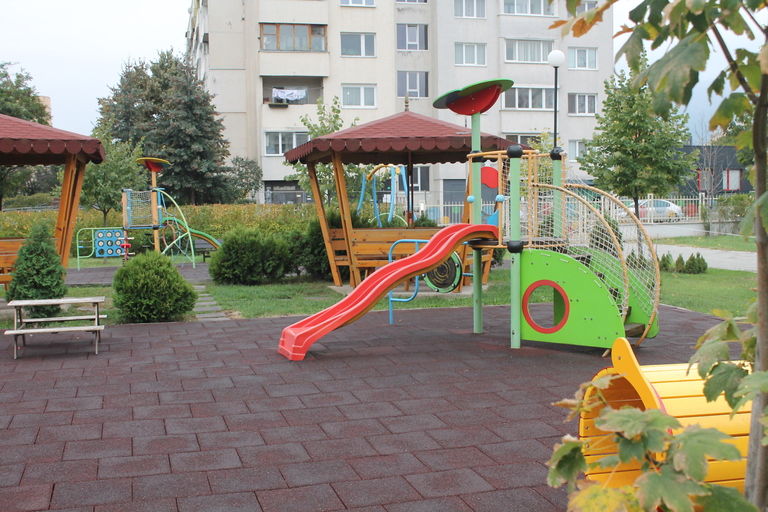 ДГ 72 - Детска площадка