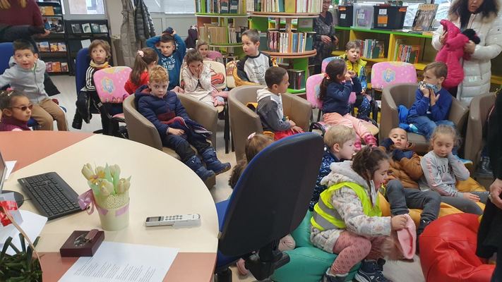 Посещение на Столична библиотека - р-н Студентски. Среща с детската писателка Виолета Христова
