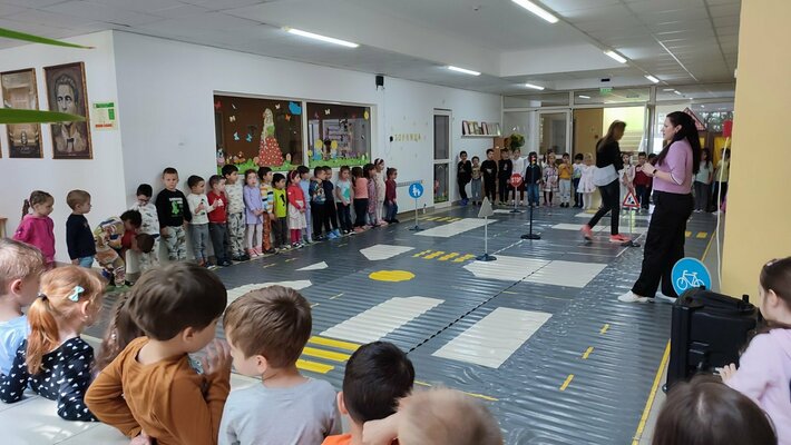 Обучение по БДП за всички групи в 72 ДГ