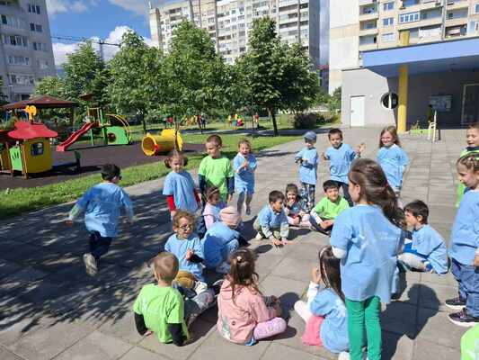 Децата от 72 ДГ в подкрепа на кампанията Now We Move България 2025