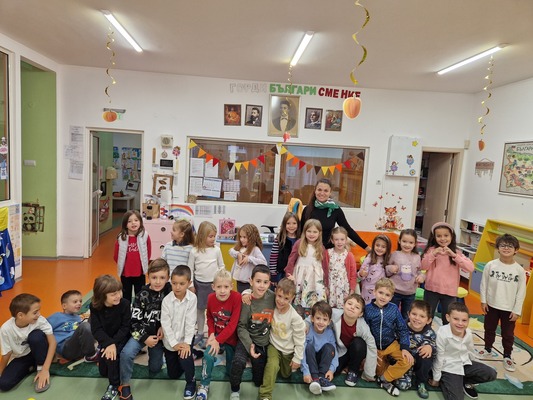 Вълнуваща среща с професията стюардеса в IV Б група