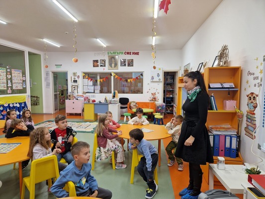 Вълнуваща среща с професията стюардеса в IV Б група