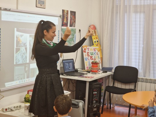 Вълнуваща среща с професията стюардеса в IV Б група