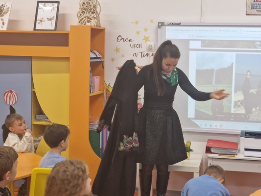 Вълнуваща среща с професията стюардеса в IV Б група