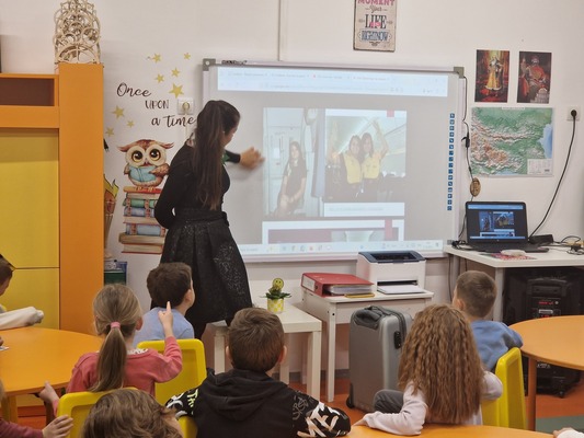 Вълнуваща среща с професията стюардеса в IV Б група