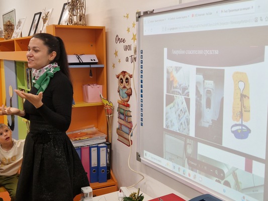 Вълнуваща среща с професията стюардеса в IV Б група