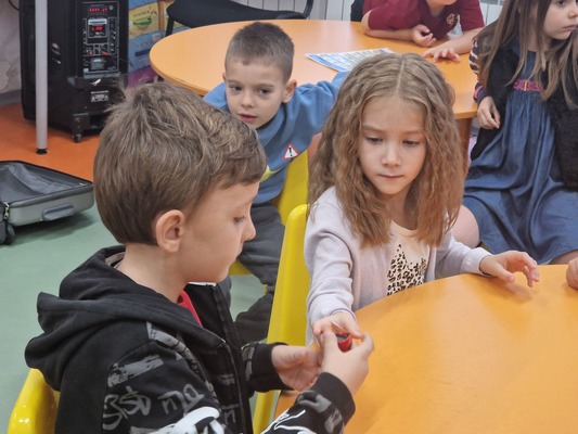 Вълнуваща среща с професията стюардеса в IV Б група