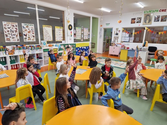 Вълнуваща среща с професията стюардеса в IV Б група