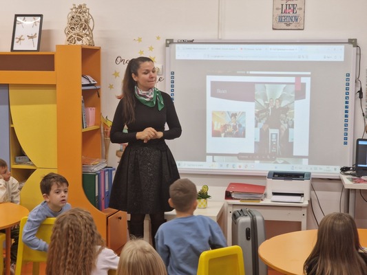 Вълнуваща среща с професията стюардеса в IV Б група