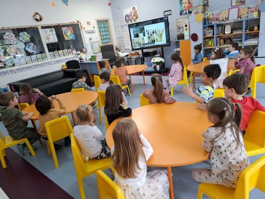 На 31 октомври децата от 72 ДГ отбелязаха Деня на народните будители