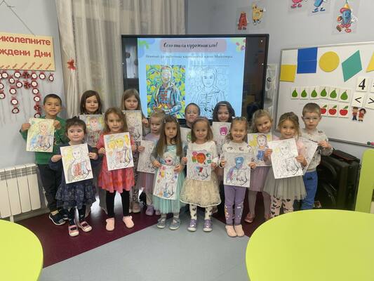 На 3 ноември децата от 72 ДГ отбелязаха Деня на българския художник