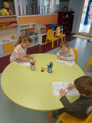 На 3 ноември децата от 72 ДГ отбелязаха Деня на българския художник