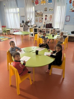 На 3 ноември децата от 72 ДГ отбелязаха Деня на българския художник