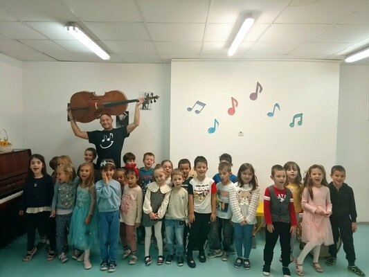 Фортисимо в клас с ръководител Хари Ешкенази и приятели в 72 ДГ