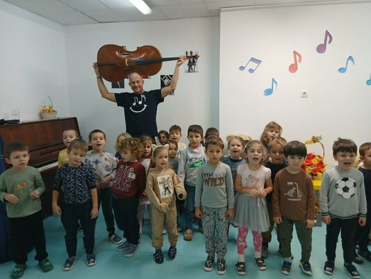 Фортисимо в клас с ръководител Хари Ешкенази и приятели в 72 ДГ