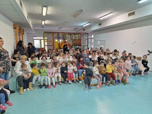 Фортисимо в клас с ръководител Хари Ешкенази и приятели в 72 ДГ