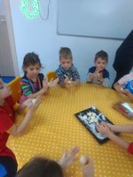 Коледна сладкарница 17